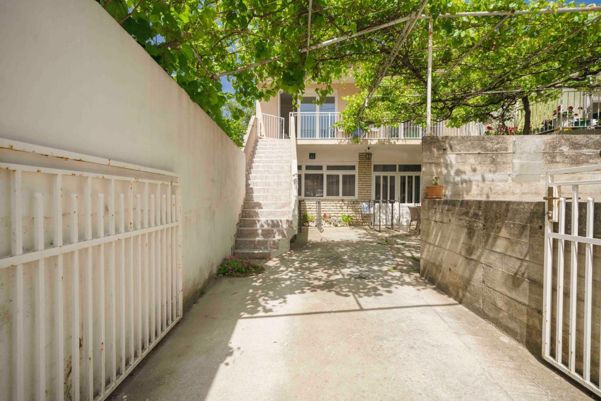 Apartments Vitis - City Centre - Free Parking Водице Екстер'єр фото